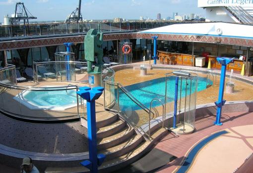 Una de las piscinas del buque
